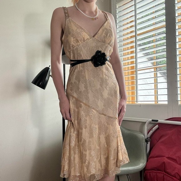 Dresses & Skirts - Vintage Ruby Rox Gold Floral Lace Slip Dress (S-M)